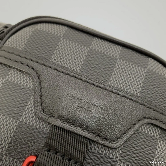 First bag ru MESSENGER LOUIS VUITTON BAG UTILITY 0815